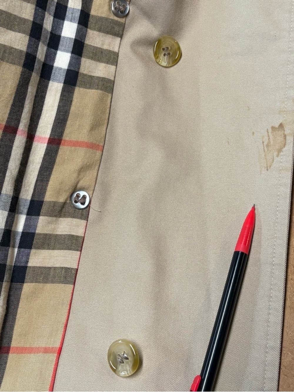 Burberry trench coat - Picture 16 of 16